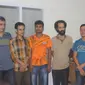 Lima WNA pelanggar imigrasi ditangkap di Mataram. Tiga di antaranya menyusup demi menemui anak. (Liputan6.com/Hans Bahanan)
