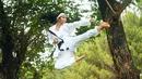 Sudah sejak tahun 2017, sosok Claresta Taufan menghiasi layar kaca Indonesia. Awalnya ia dikenal sebagai host dalam sebuah acara pertualangan. Dari sinilah ia mulai banyak muncul dan bermain FTV. Selain itu sebagai atlet karate ia sudah banyak menorehkan berbagai prestasi. (Liputan6.com/IG/@clarestaufan)