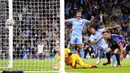 Pemain Manchester City Nathan Ake (kedua kanan) mencetak gol ke gawang RB Leipzig pada pertandingan Grup A Liga Champions di Stadion Etihad, Manchester, Inggris, Rabu (15/9/2021). Manchester City menang 6-3. (Zac Goodwin/PA via AP)