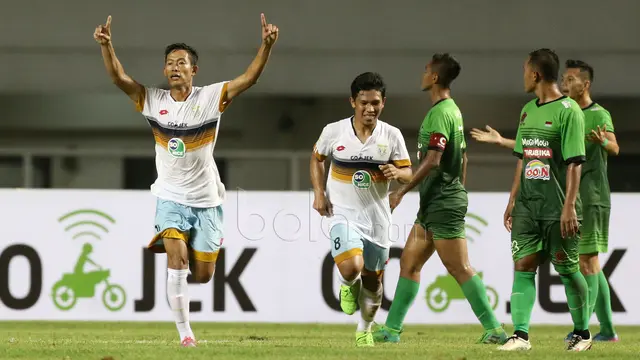 PS TNI vs Persela