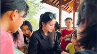 Graccilya Feren Ajak Anak Kampung Nelayan Belajar Bersama untuk Tingkatkan Kepercayaan Diri