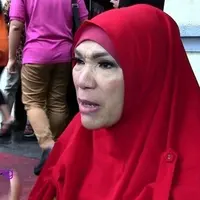 Dorce Gamalama hadir di acara temu kangen artis lawas era 70 sampai 80-an. Ia berharap dari kegiatan ini, Gubernur DKI Jakarta, Ahok bisa memberikan tempat untuk para artis senior ini berkarya.