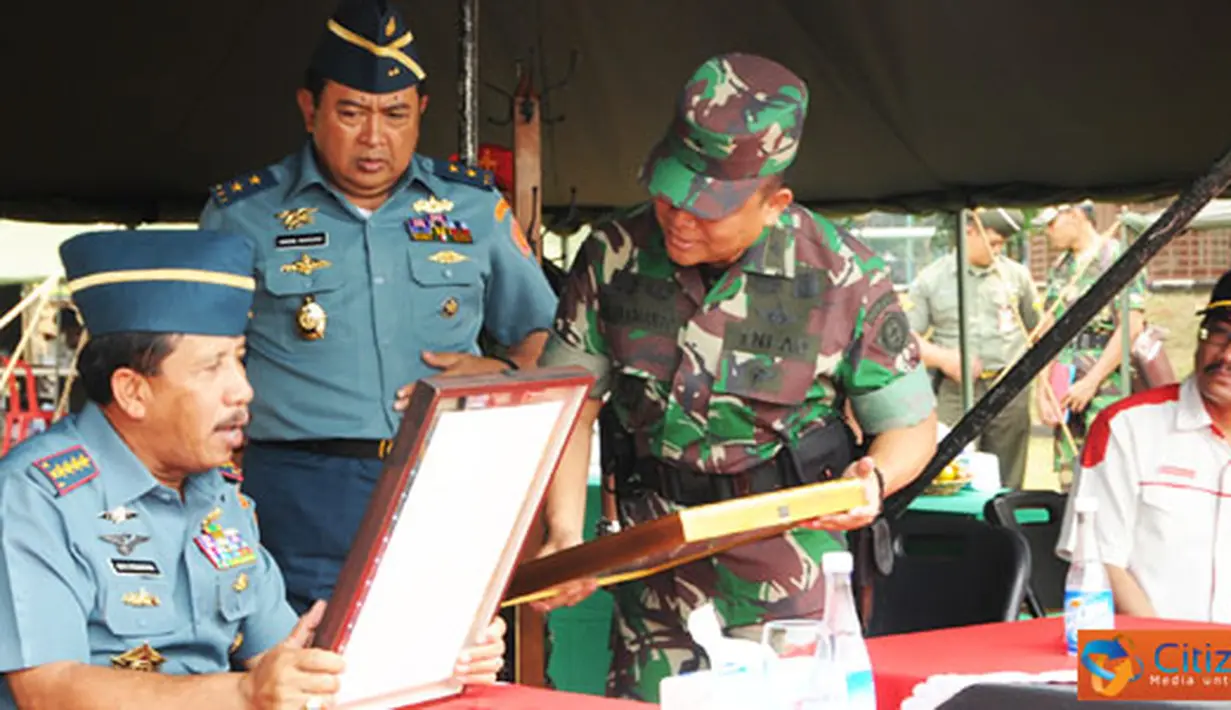 Citizen6, Jakarta: Pelatihan Paskibraka Nasional 2011 diikuti 66 orang yang berasal dari 33 Provinsi di seluruh Indonesia (Pengirim: Badarudin Bakri)