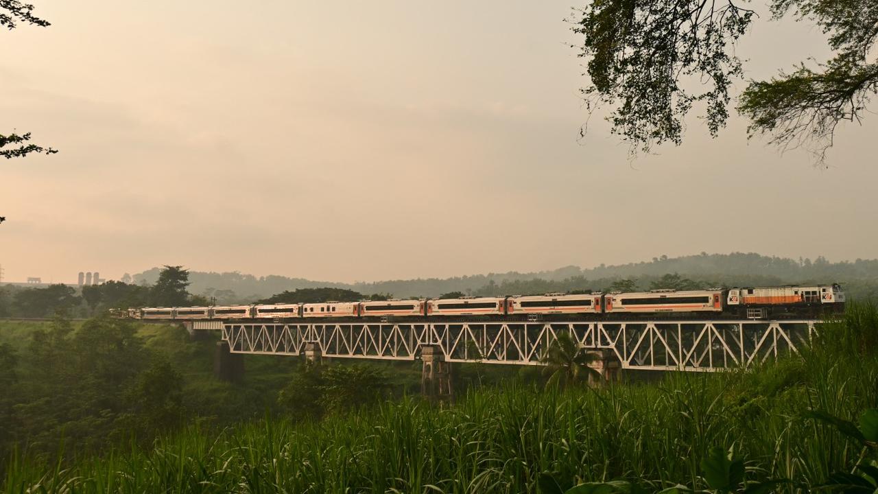 Pesona Keindahan Jalur Kereta Api di Jembatan Lahor Karangkates Malang, Sejarahnya Tak Banyak Diketahui Orang