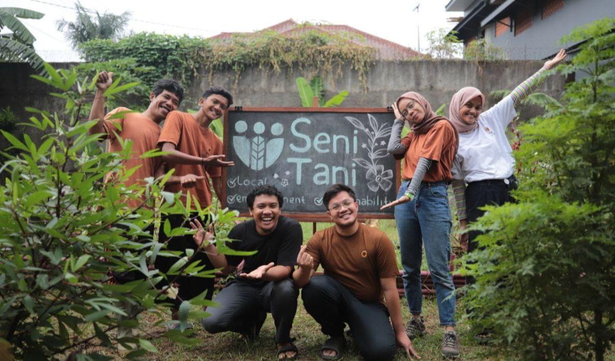 Menanam Berbagai Jenis Sayuran
