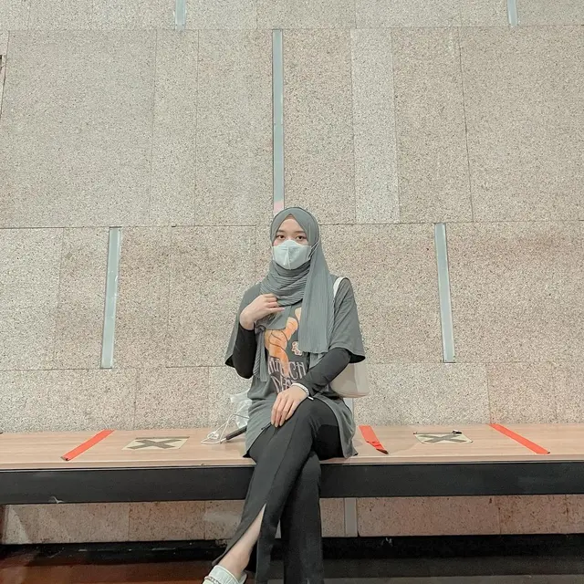 Turun Berat Badan 16 Kg, Ini 6 Potret Terbaru Putri Delina yang Curi Perhatian