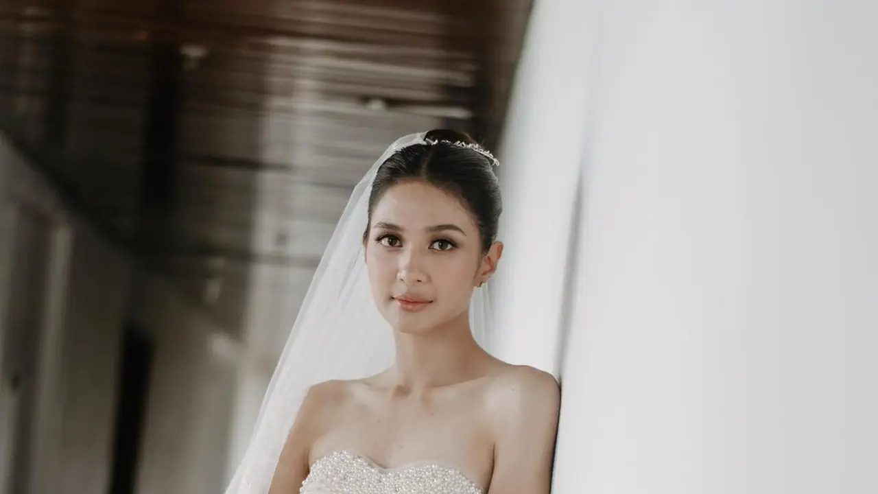 Gaun Pengantin Mikha Tambayong