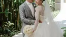Pemberkatan nikah Dion Wiyoko dan Fiona Anthony berlangsung di Gereja Santo Fransiskus Xaverius, Denpasar, Bali hari ini, Jumat (1/9) pukul 12.00 WITA. Setelah itu, pesta pernikahan dilaksanakan malam harinya. (Instagram/mrmrswiyoko)
