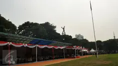 Apel Kebhinnekaan Lintas Iman Bela Negara di Lapangan Banteng, Jakarta, Minggu (17/1/2016). Kegiatan tersebut melibatkan umat dari berbagai lintas agama. (Liputan6.com/Faisal R Syam)