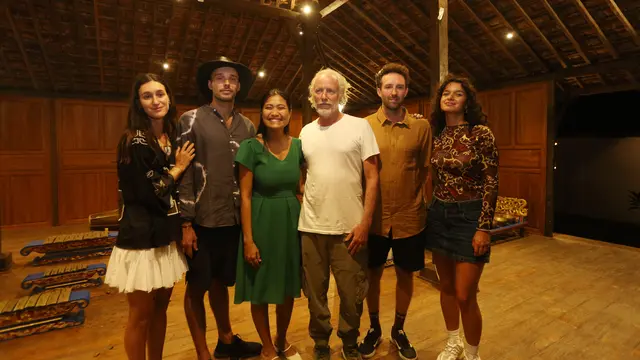 Migi Rihasalay bersama Andrew James, Jake James dan juga beberapa DJ asal Australia di Kampung Joglo.