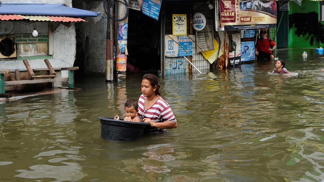 Banjir rob di Muara Angke