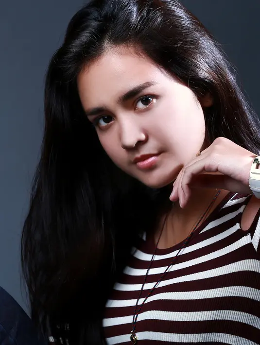 Pemeran film 'London Love Story' itu mengaku sekarang belum memiliki kekasih. Ia tidak mau terburu-buru lantaran takut salah pilih. (Deki Prayoga/Bintang.com)