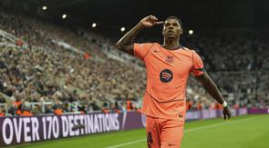Selebrasi Marcus Rashford usai mencetak gol dalam laga Newcastle vs Barcelona di Liga Champions 2025/2026, Jumat (19/9/2025). (AP Photo/Jon Super)