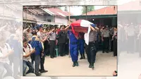 Pemakaman Polisi yang ditembak rekannya sendiri. (Liputan6.com/Reza Perdana)