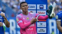 Teja Paku Alam, kiper Persib Bandung di BRI Super League 2025/2026. (Dok. ileague.id)