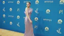 <p>Amanda Seyfried dalam Emmy Awards 2022. (Foto: AP Photo/Jae C. Hong)</p>