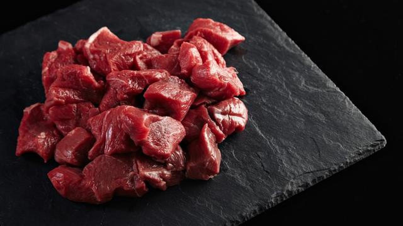 Cara Menyimpan Daging Kurban di Freezer agar Kulkas Tidak Bau dan Awet