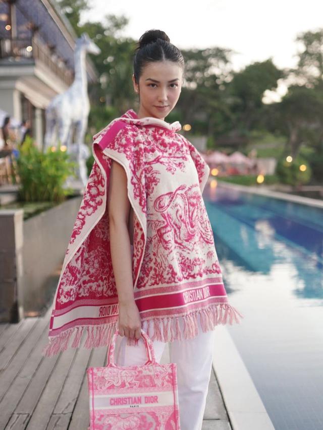 Adu Gaya Selebriti Tanah Air Kenakan Dior di Bali, Mulai dari Tatjana Saphira hingga Velove Vexia