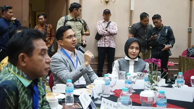 7 Potret Dine Mutiara yang Kini Selalu Dampingi Syahrul Gunawan, Jadi Ibu Pejabat