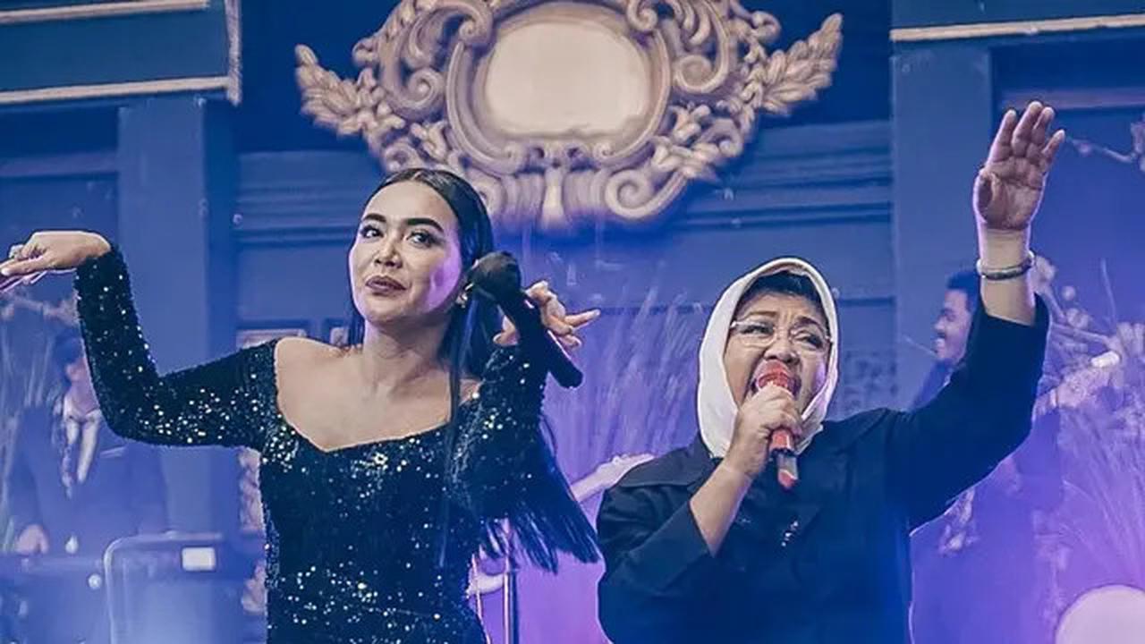 7 Potret Kenangan Emilia Contessa dan Denada, Saling Dukung di Dunia Musik