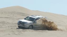 Di sela-sela bertugas di Piala Dunia 2022, Bola.com beruntung diajak oleh para WNI yang tinggal di Qatar untuk melihat indahnya Inland Sea dan bertualang di Gurun Sealine, Qatar. (Bola.com/Ade Yusuf Satria)