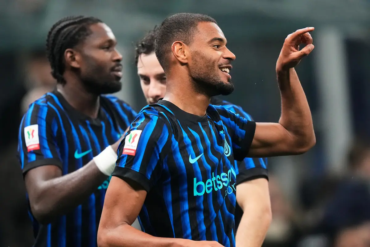 Andy Diouf merayakan gol untuk Inter Milan