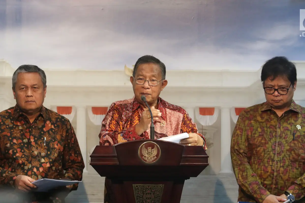 3 Menteri Jokowi Umumkan Paket Kebijakan Ekonomi XVI