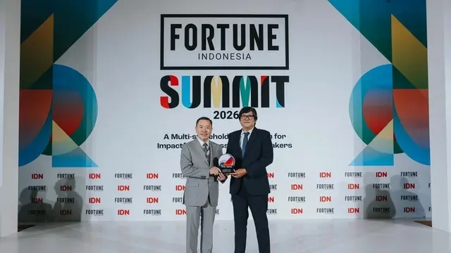 CEO Optik Tunggal Alexander F. Kurniawan dalam seremoni penyerahan penghargaan Change the World 2025 di The Westin Hotel, Jakarta, Kamis (12/2/2026). (Dok Optik Tunggal)