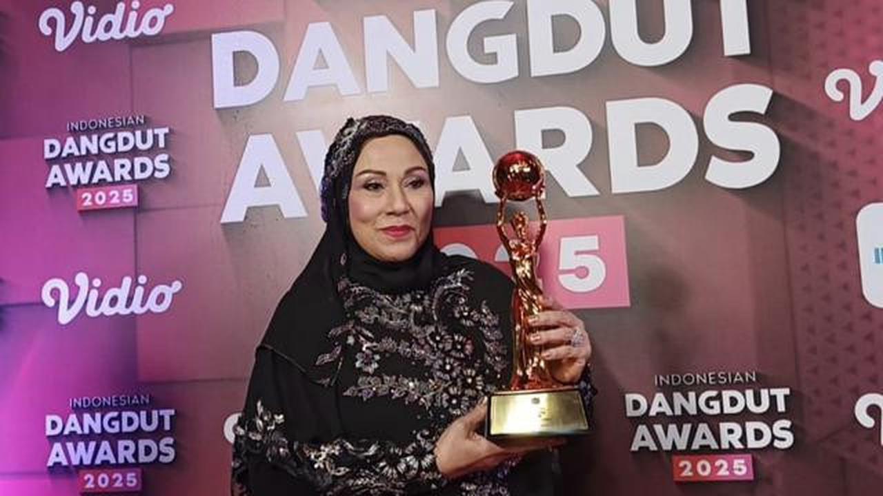 Raih Penghargaan Lifetime Achievement IDA 2025, Camelia Malik Doakan Korban Banjir Sumatera