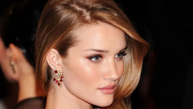 rosie-huntington-140115b.jpg