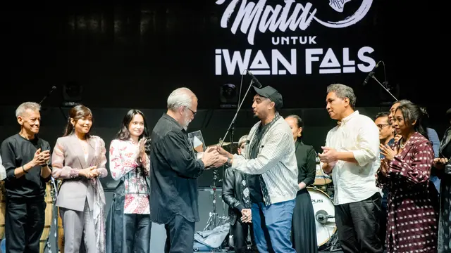 "Tanda Mata Glenn Fredly Untuk Iwan Fals" (@kalebsitompul)