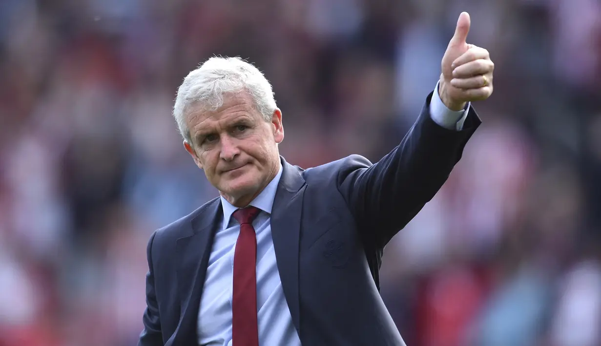 Mark Hughes. Striker produk Akademi Manchester United ini ditangani Alex Ferguson mulai 1988 hingga 1995. Mulai melatih pada 1999, ia sempat menangani Manchester City pada Juni 2008-Desember 2009. Tim terakhirnya adalah Southampton pada Maret 2018 hingga Desember 2018. (Foto: AFP/Glyn Kirk)