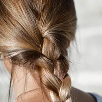 ilustrasi rambut | unsplash.com/@tamarabellis