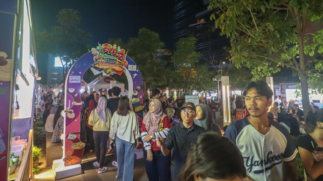 sejak sore, Sarinah Jakarta sudah dipenuhi pengunjung yang ingin menikmati berbagai rangkaian acara pada malam pergantian tahun 2024 ke 2025. (Dok Sarinah)