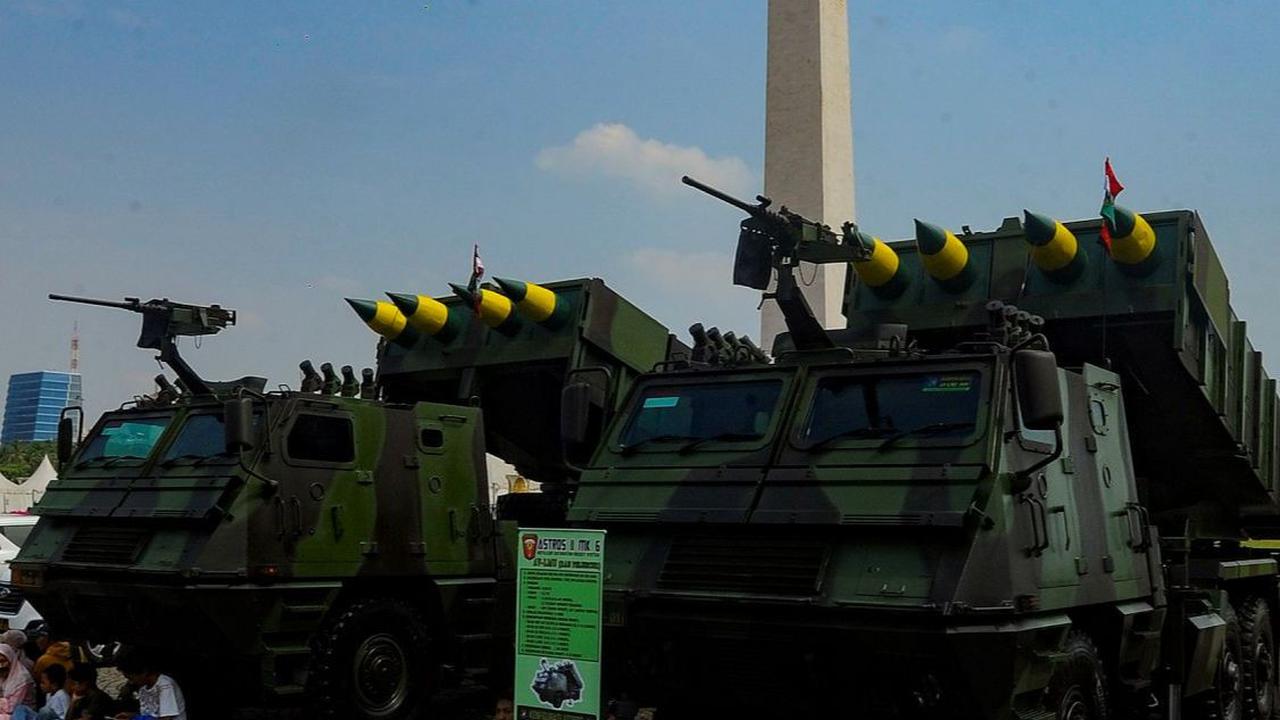 FOTO: Jelang HUT ke-78 Tentara Nasional Indonesia, Deretan Alutsista Canggih TNI Dipamerkan di Monas, Ini Penampakan Sangarnya