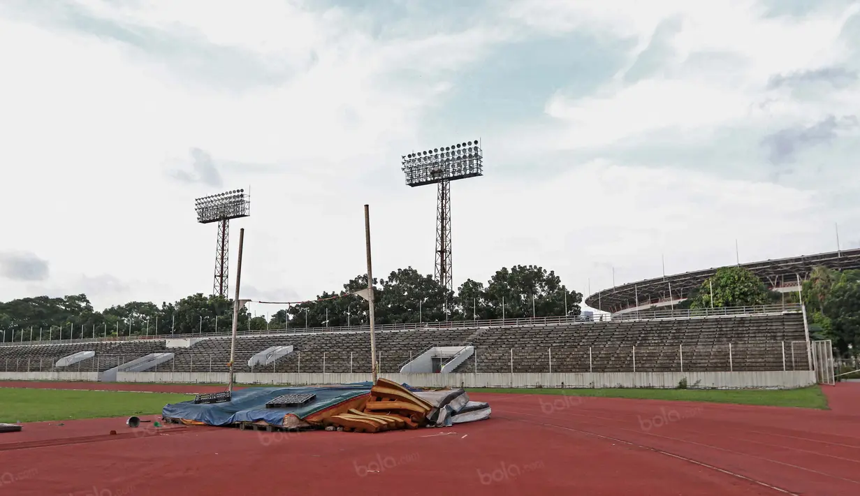 Stadion Madya Senayan dibangun pada tahun 8 February 1960 dengan kapasitas 15.000 penonton,  Senin (25/4/2016). (Bola.com/Nicklas Hanoatubun)