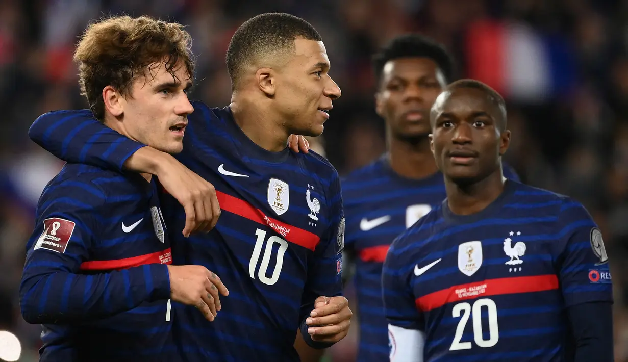 Prancis pun lolos ke Putaran Final Piala Dunia 2022 usai menjadi pemuncak Grup D dengan mengoleksi 15 poin dari 7 laga. Dengan menyisakan satu laga lagi, poin Prancis tidak akan terkejar oleh Finlandia di peringkat kedua yang baru mengoleksi 11 poin. (AFP/Franck Fife)