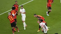 Timnas Kanada berpeluang unggul saat laga baru berlangsung sembilan menit usai wasit memberikan hadiah penalti akibat handball pemain Timnas Belgia, Yannick Carrasco di dalam kotak penalti. (AP/Ariel Schalit)