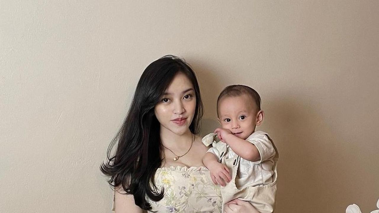 Hot Mom Idola Netizen, 8 Foto Amanda Zahra Yang Kini Makin Eksis Usai Kasus Perselingkuhan