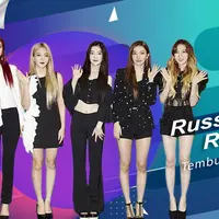 Berikut ini 5 fakta di balik pencapaian MV Russian Roulette dari Red Velvet yang berhasil menembus 100 juta penonton. (Foto: Twitter/RVsmtown, Desain: Nurman Abdul Hakim/Bintang.com)