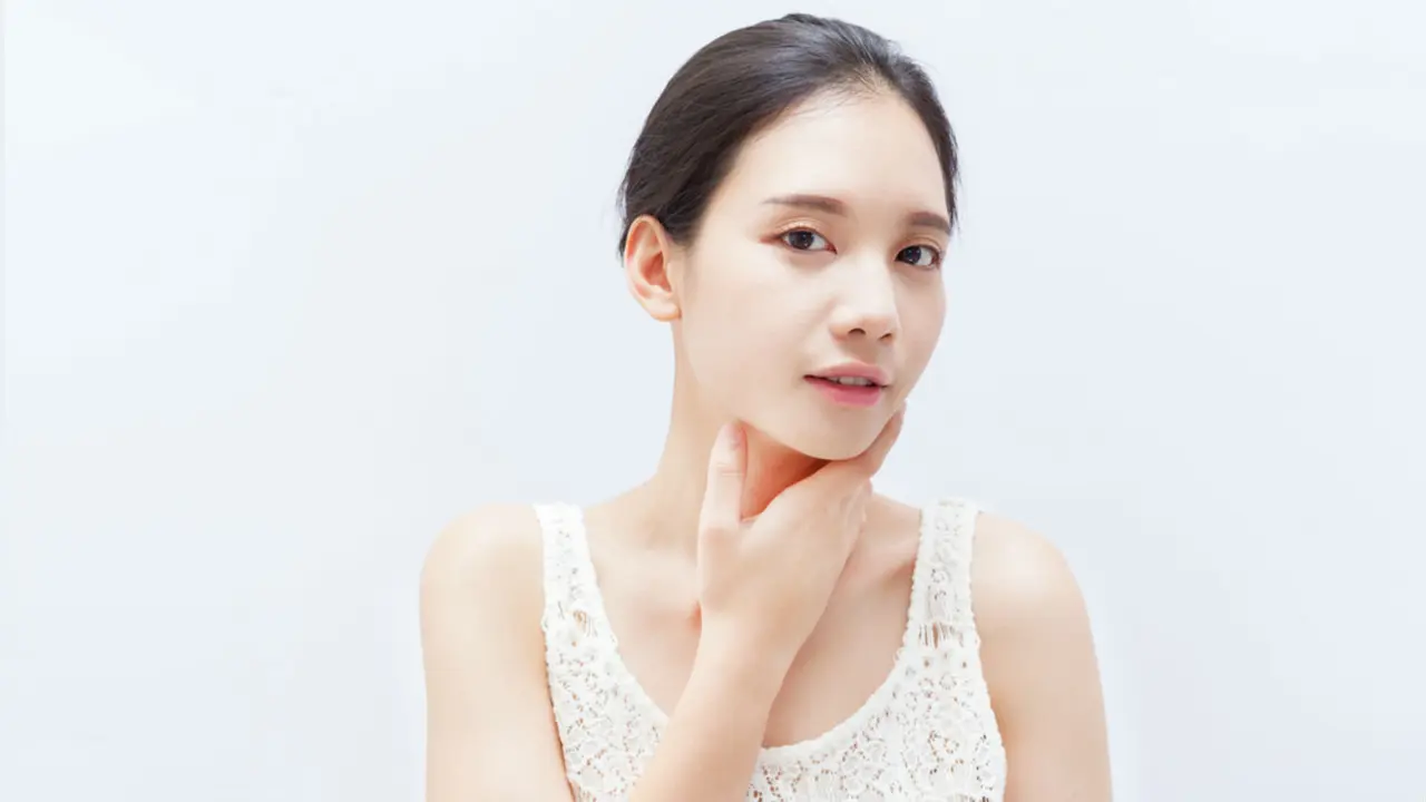 Trik Mengangkat Sel Kulit Mati untuk Wajah Glowing, Awali dengan Membersihkan Wajah