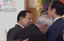 Keakraban PM Timor Lester Xanana Dirangkul Erat Prabowo Sambil Sandarkan Kepala ke Dada Luhut