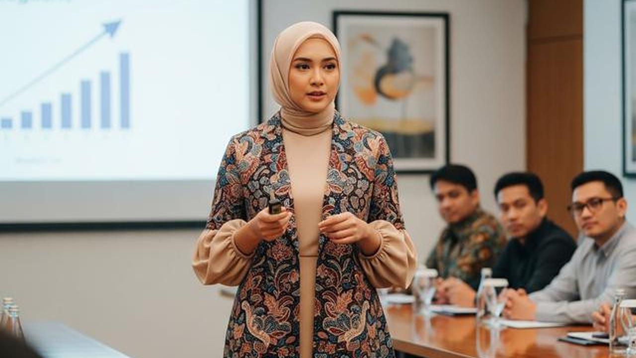 7 Model Gamis Batik Blazer Panjang yang Elegan untuk Acara Resmi