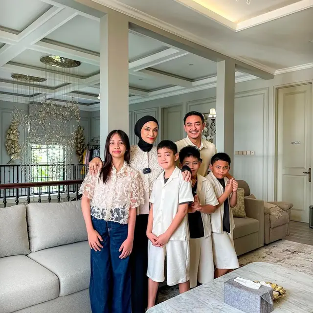 Putri Zulhas dan Zumi Zola (Instagram/@zumizola_zulkifli)