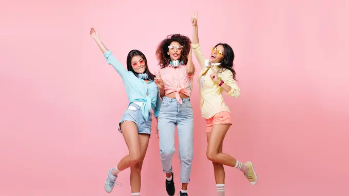 [FIMELA] Dapatkan Berbagai Informasi Menarik dari Fimela dengan Bergabung ke Grup WhatsApp Fimelahood