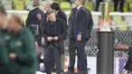 Pelatih Manchester United, Ole Gunnar Solskjaer berjalan di penghujung pertandingan final Liga Europa antara Manchester United dan Villarreal di Gdansk, Polandia, Kamis (27/5/2021). Villareal menang 11-10 setelah memaksa MU bermain imbang 1-1 hingga tambahan waktu. (AP Photo/Michael Sohn, Pool)