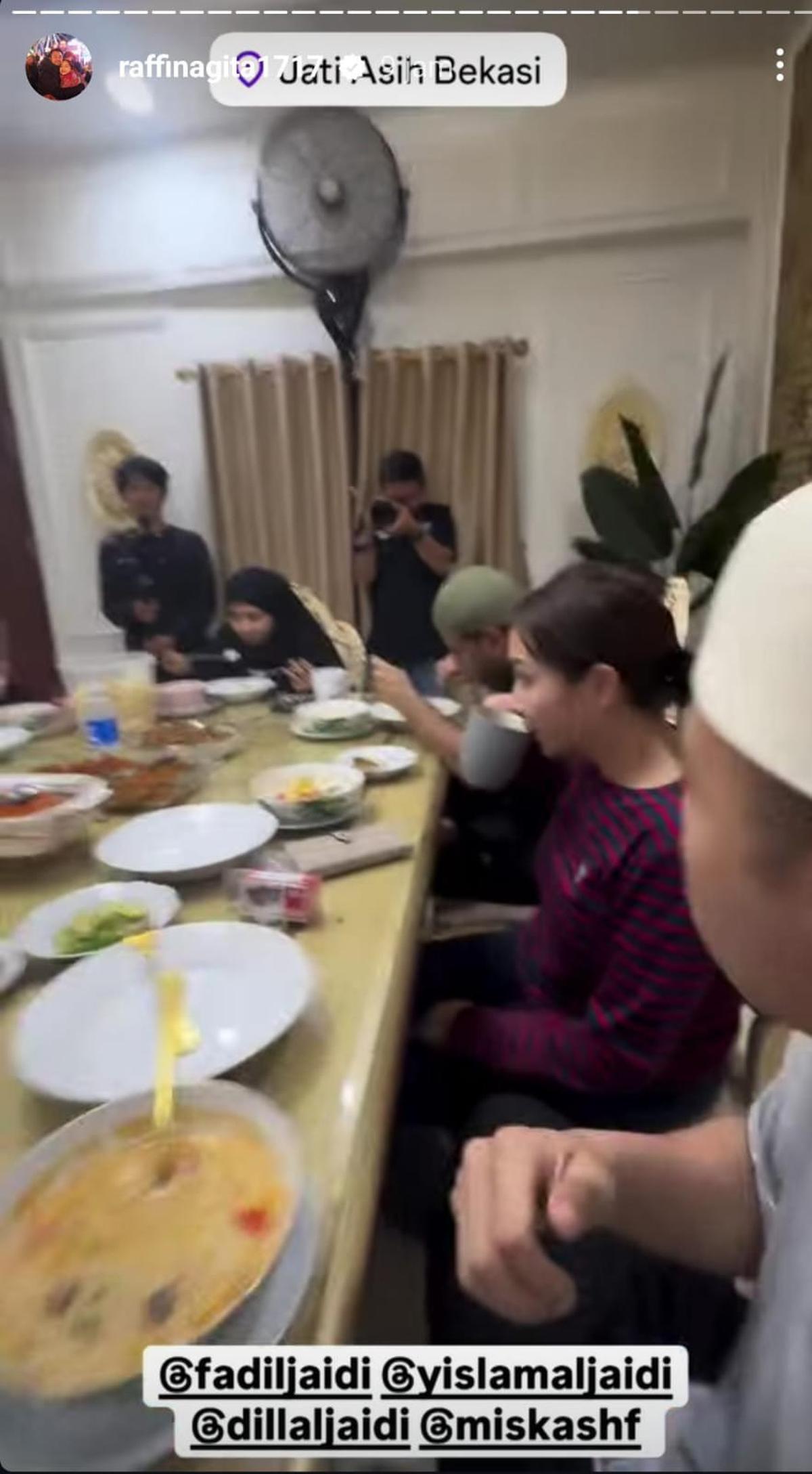 Momen Raffi Ahmad dan Nagita Slavina Ikut Sahur di Rumah Fadil Jaidi
