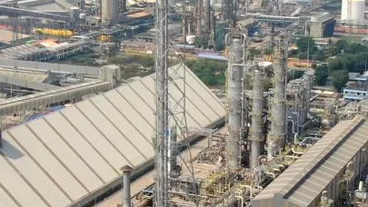 Pupuk Indonesia Gandeng PLN Wujudkan RI Jadi Pelopor Pengembangan Solusi Energi Hijau