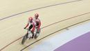 Pebalap sepeda Indonesia, Herman Halawa dan Pradana Diwan, saat beraksi pada Asian Para Games di Velodrome, Jakarta, Kamis (11/10/2018). Pasangan Indonesia ini meraih medali perunggu di nomor trek Individual Pursuit B putra. (Bola.com/M Iqbal Ichsan)