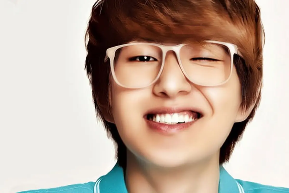 onew-shinee-131029b.jpg